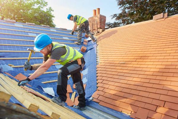 Essential Tips for Hiring a Roofing Contractor in Boston