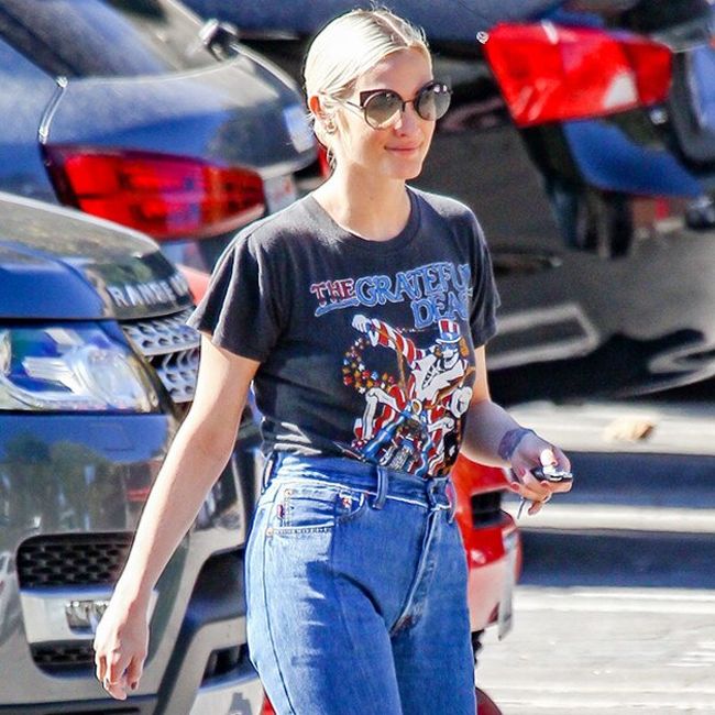 Discovering Authenticity: Navigating the World of Ashlee Simpson Merch